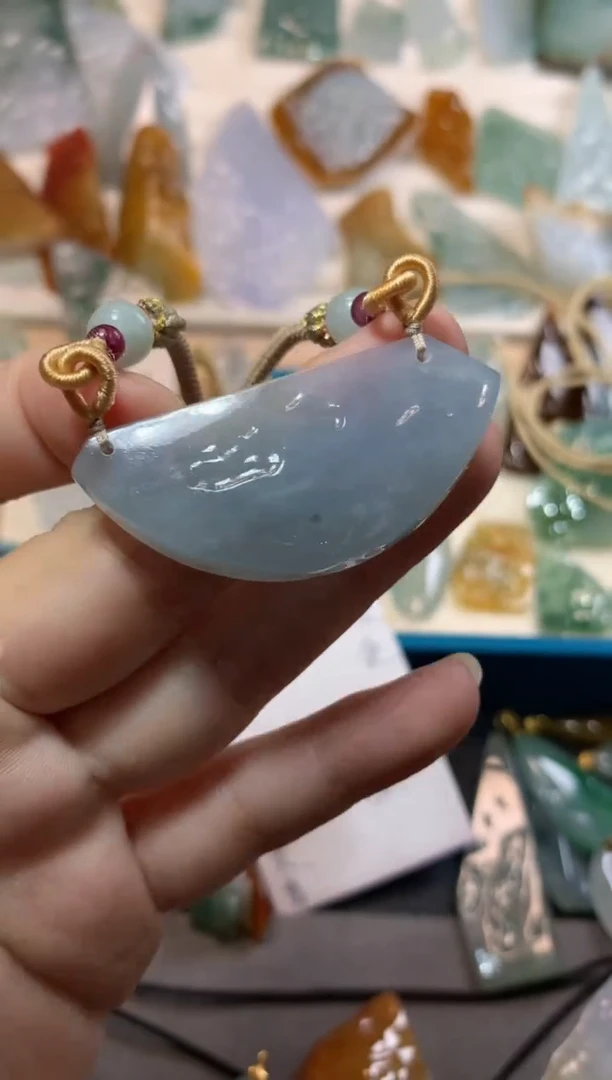 吊坠(不含链)未镶嵌翡翠吊坠