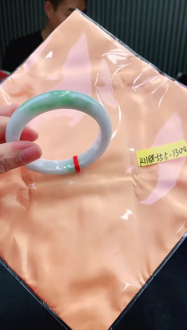 未镶嵌手镯翡翠111