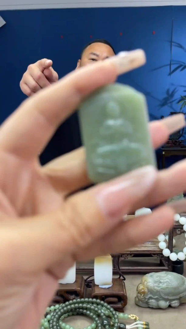 和田玉未镶嵌颈饰1