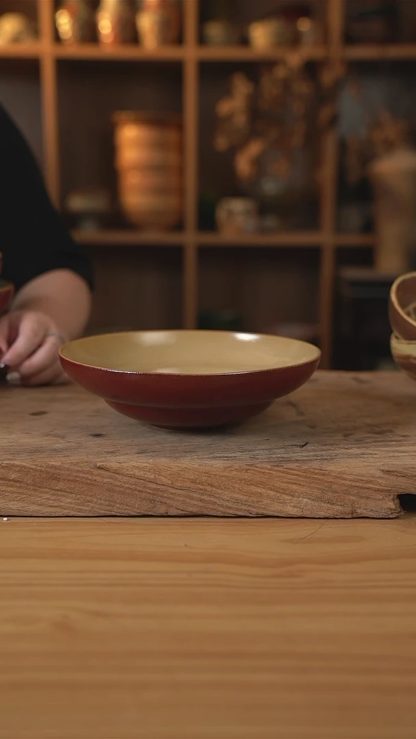 复古红色系列的8英寸葫芦盘