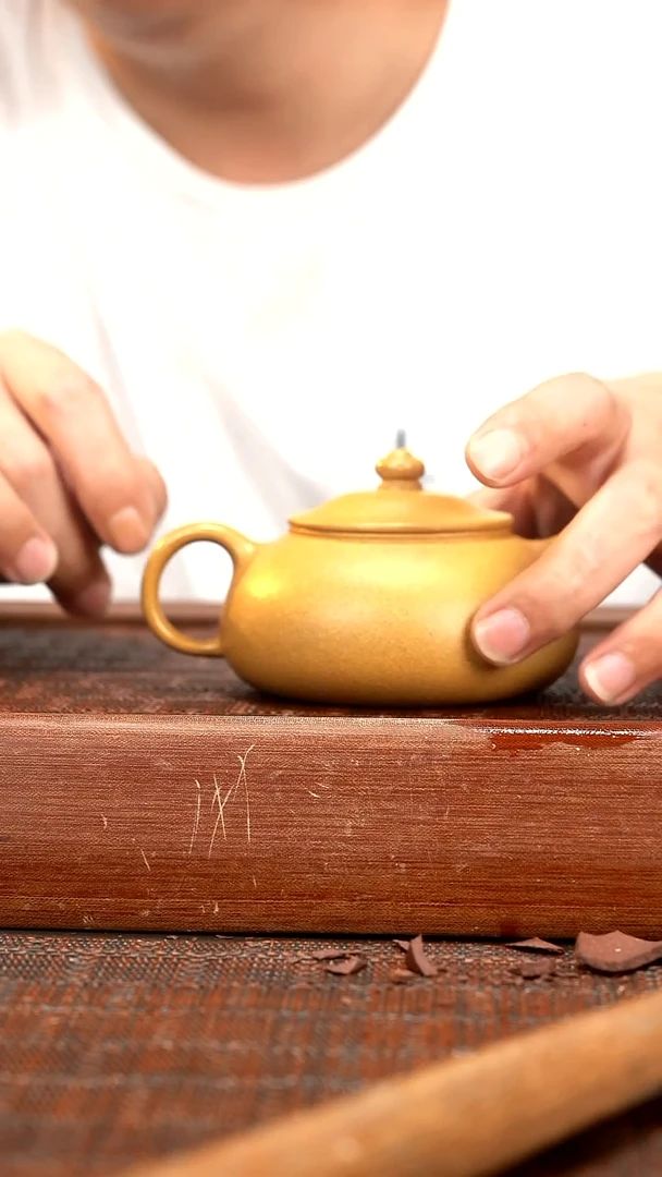 茶壶紫砂200CC黄金段寒江