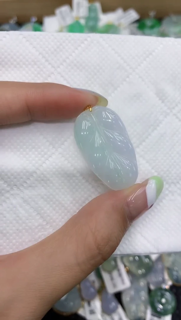 翡翠18K金镶嵌颈饰111111111111