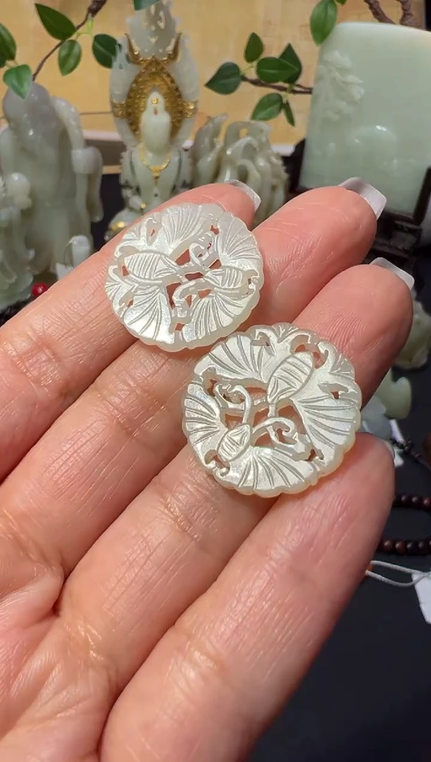 【闪购商品】和田玉蝴蝶佩-耳环料