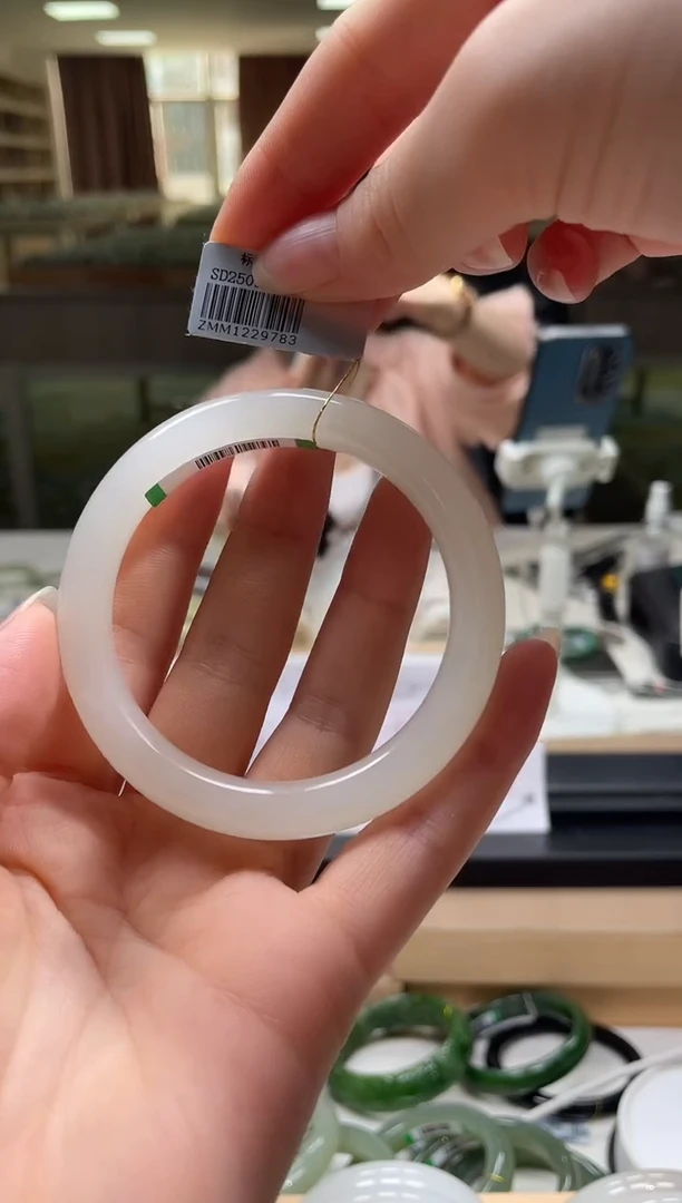 未镶嵌手镯和田玉54-55圈口 9783