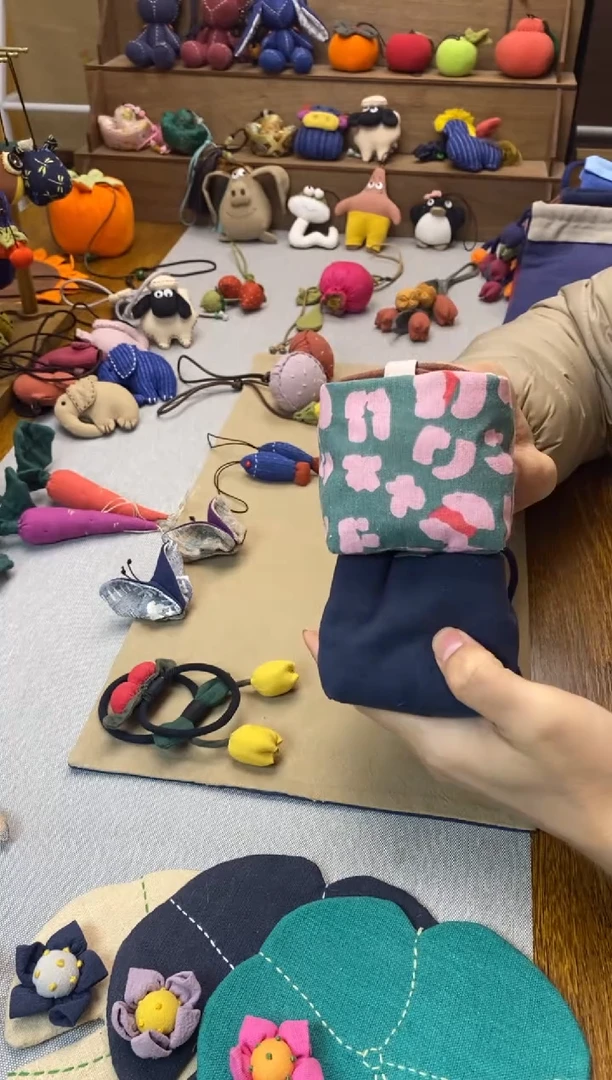 小号斗金（蓝色1+水滴粉1）