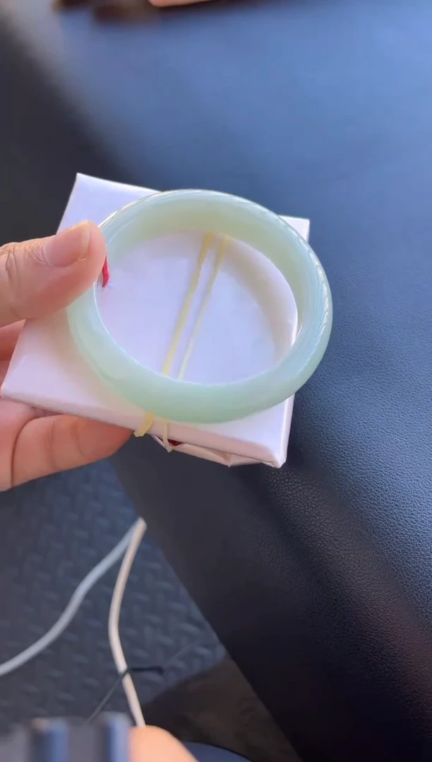 未镶嵌手镯翡翠多人