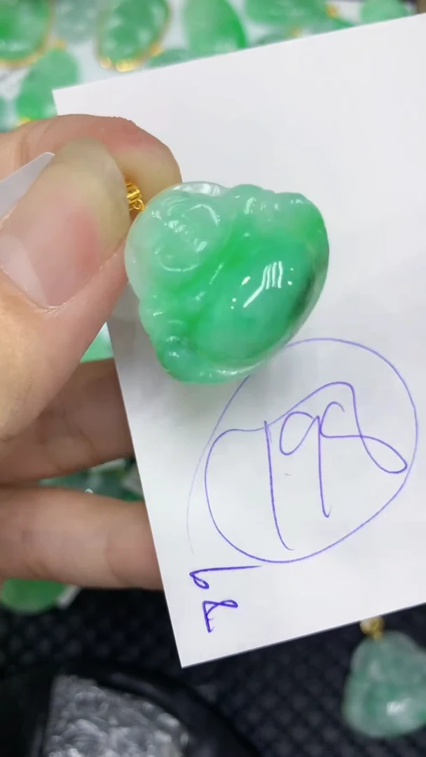 颈饰18K金镶嵌翡翠缅甸A货翡翠