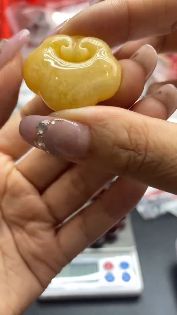 琥珀未镶嵌珠宝奇石1303