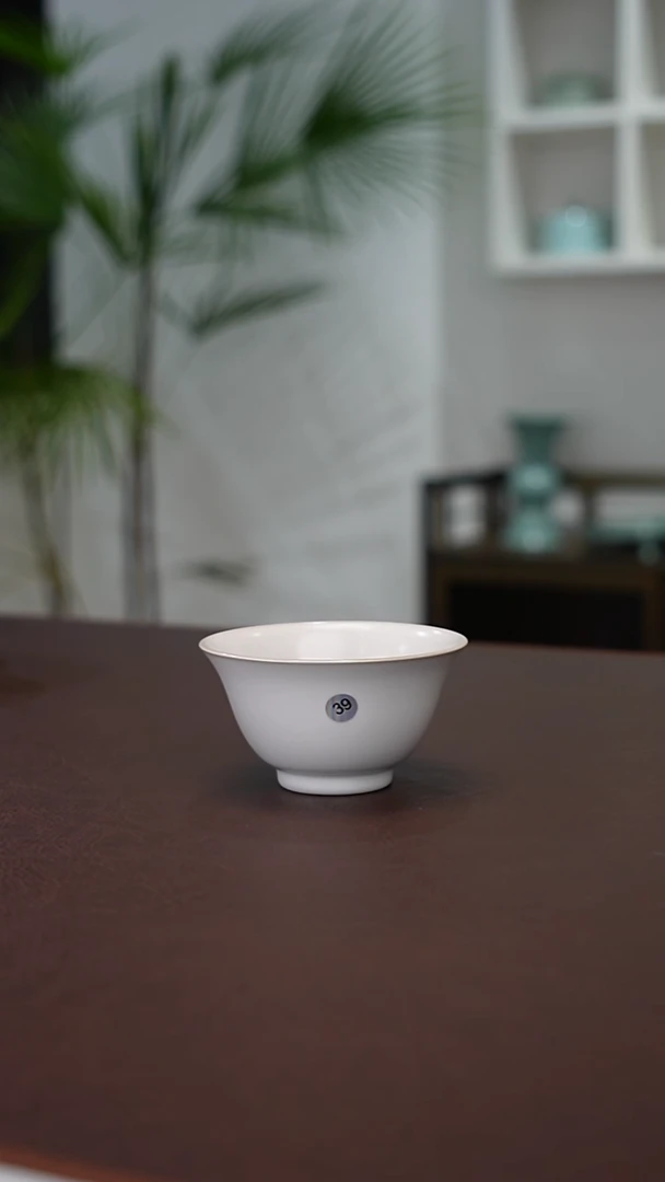 39号月白压手杯精品无纹  鱼