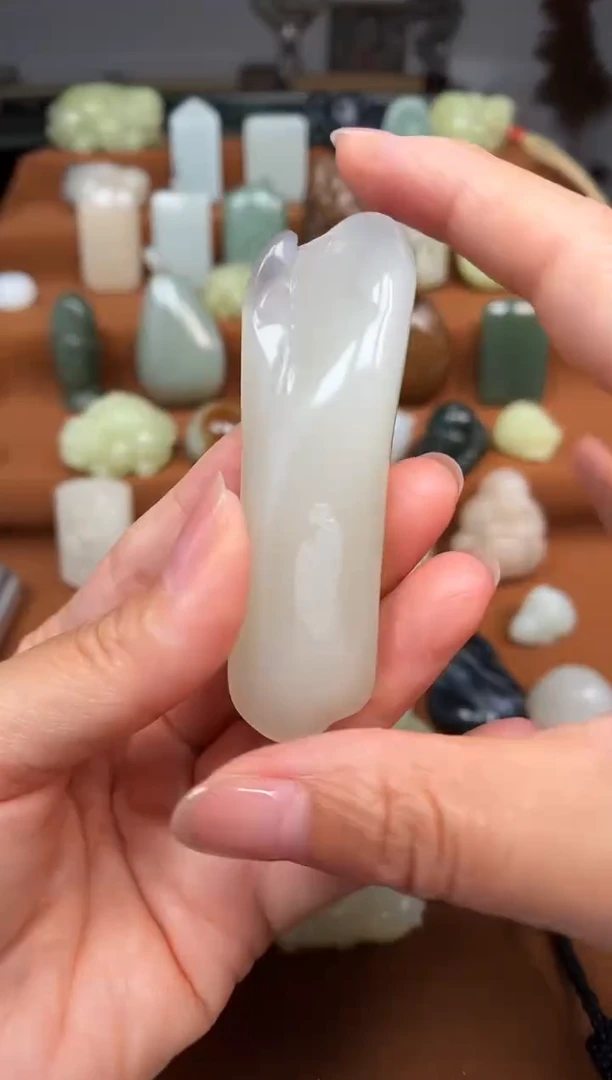 和田玉未镶嵌颈饰悟道