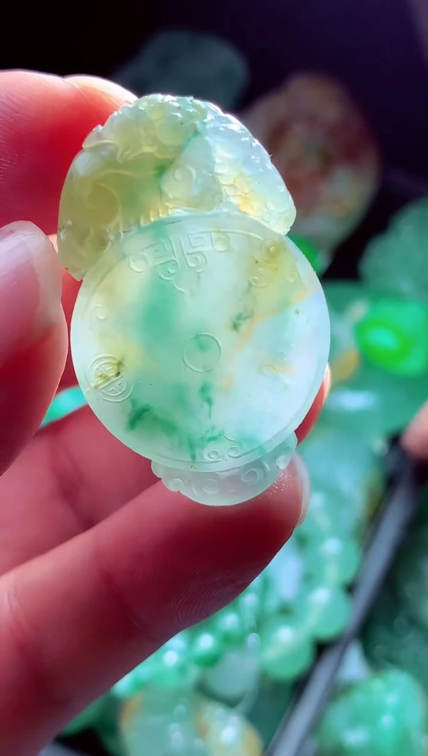 未镶嵌定制翡翠无*?翡翠毛货定制