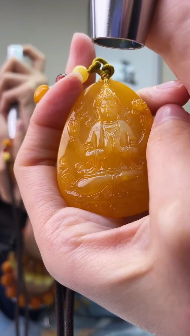 琥珀未镶嵌珠宝奇石T025四臂微瑕假一罚十，多样性发一件