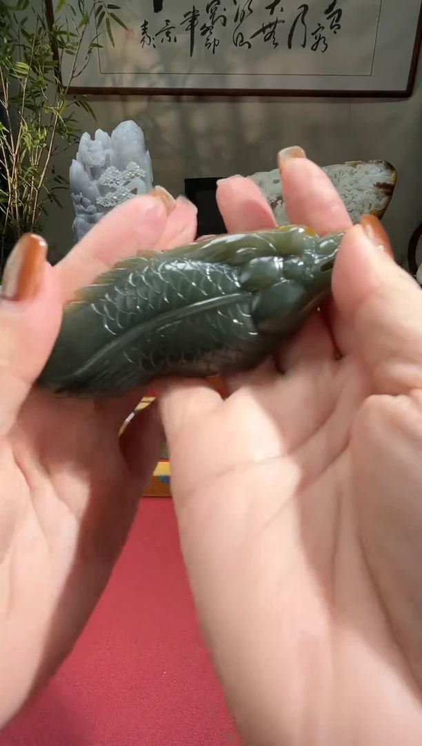 未镶嵌和田玉把件和田玉鱼化龙手把件01
