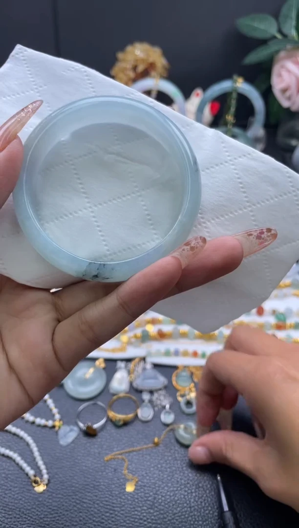 未镶嵌手镯翡翠手镯