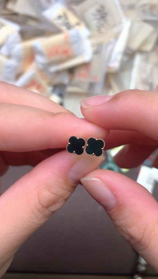 翡翠挂件18K金镶嵌—