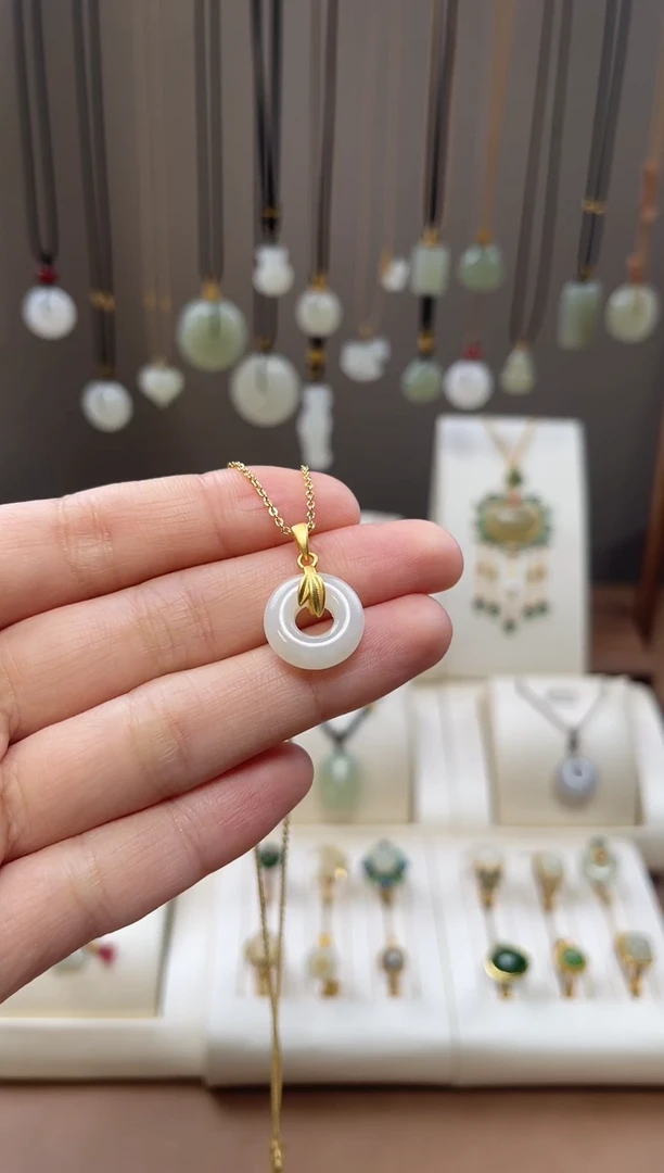 颈饰银S925镶嵌和田玉和田玉吊坠