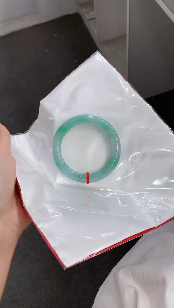 未镶嵌手镯翡翠?1