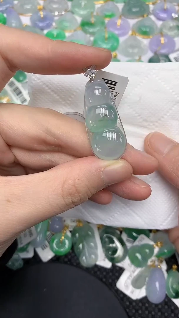 颈饰18K金镶嵌翡翠1111111