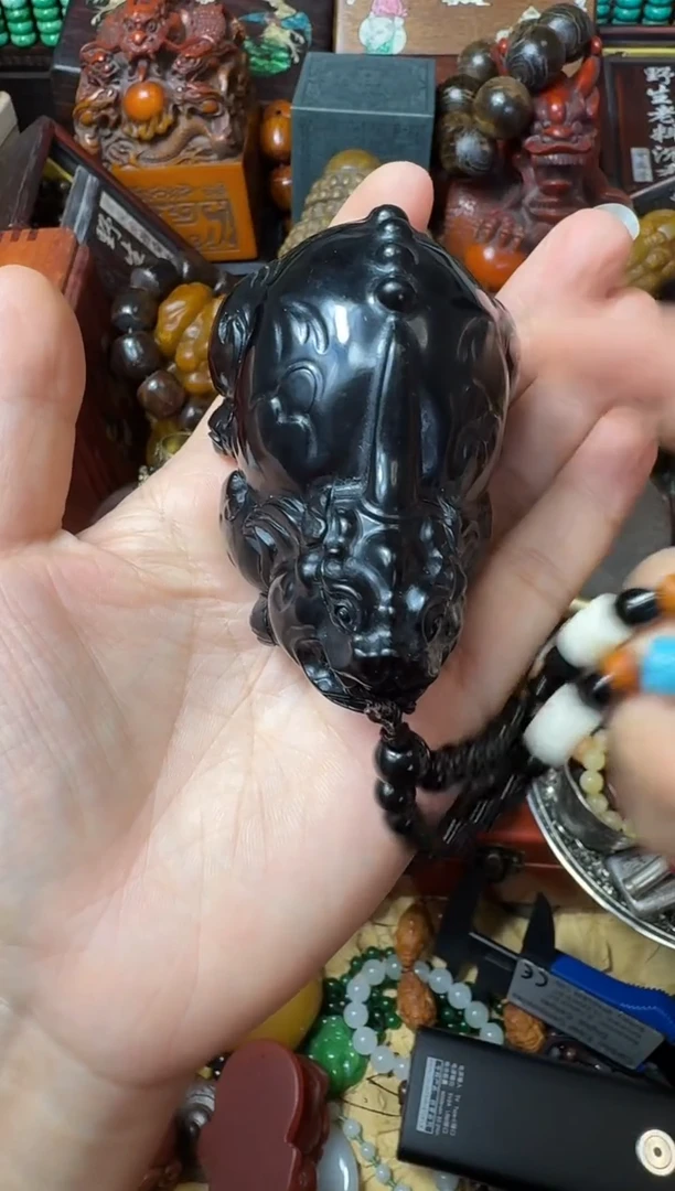 未镶嵌和田玉（墨玉）把件主播推荐：一物一拍，讲解为准！