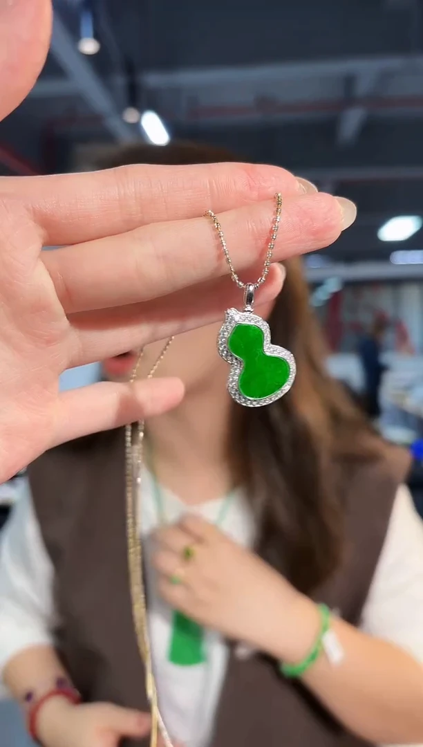 【闪购商品】翡翠吊坠(不含链)未镶嵌缅料A货/支持复检/一件