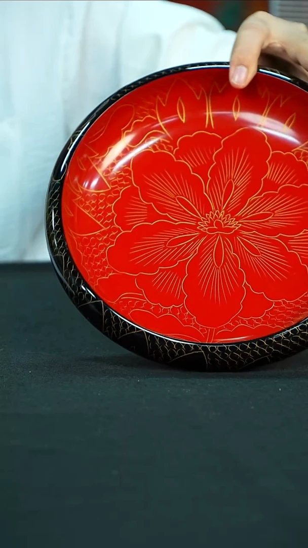 YZQQ雕填圆形果盘（红黑底）