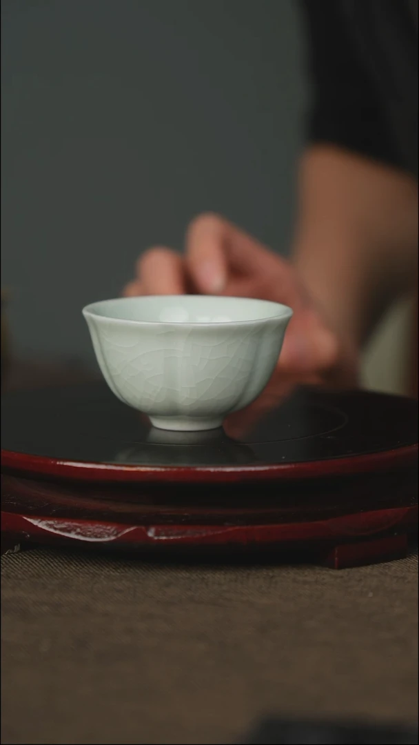 玉青 花口杯  带底款