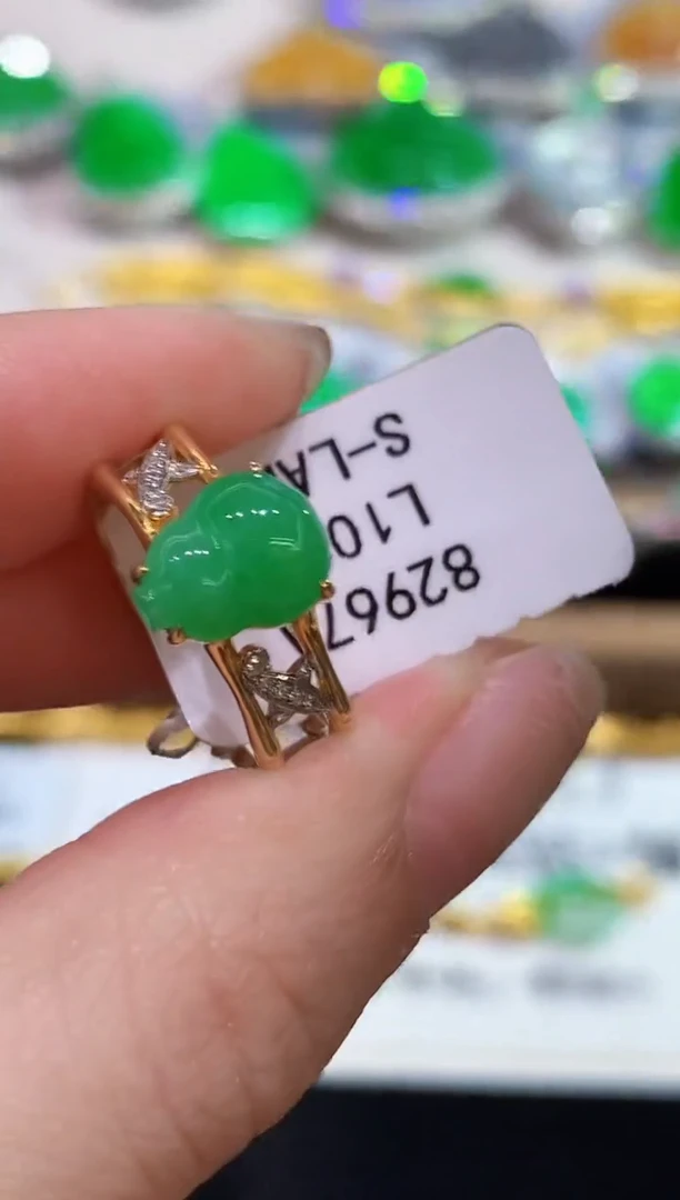 18K金镶嵌戒指翡翠L多样性发其一