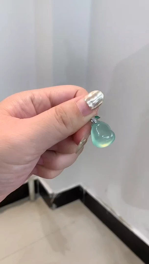 未镶嵌蛇纹石玉颈饰福瓜不带链子