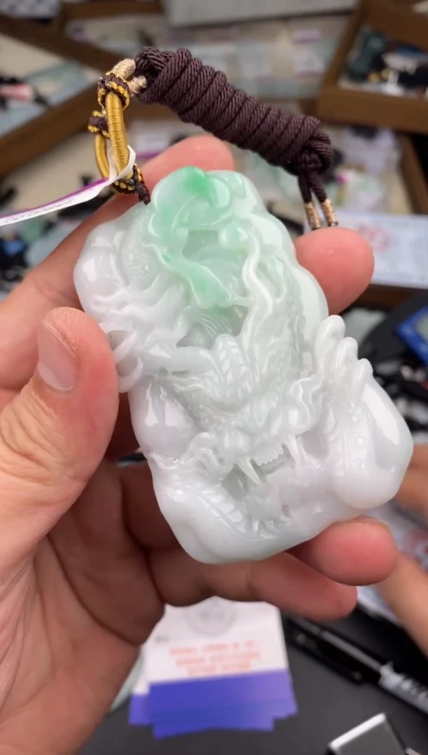 【闪购商品】翡翠颈饰未镶嵌   天然翡翠，一物一图
