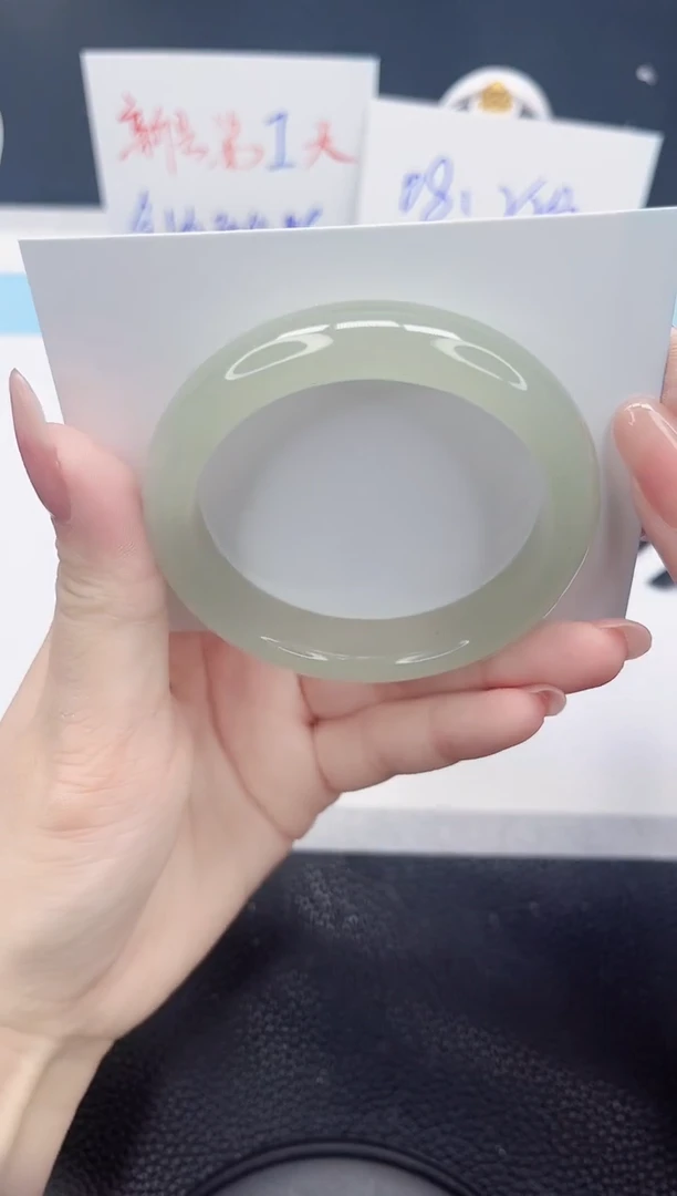 未镶嵌手镯石英质玉27-52.7