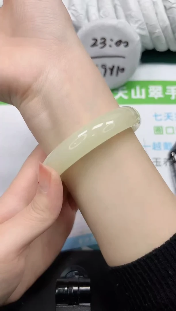 【闪购商品】石英质玉手镯未镶嵌k165-54/66