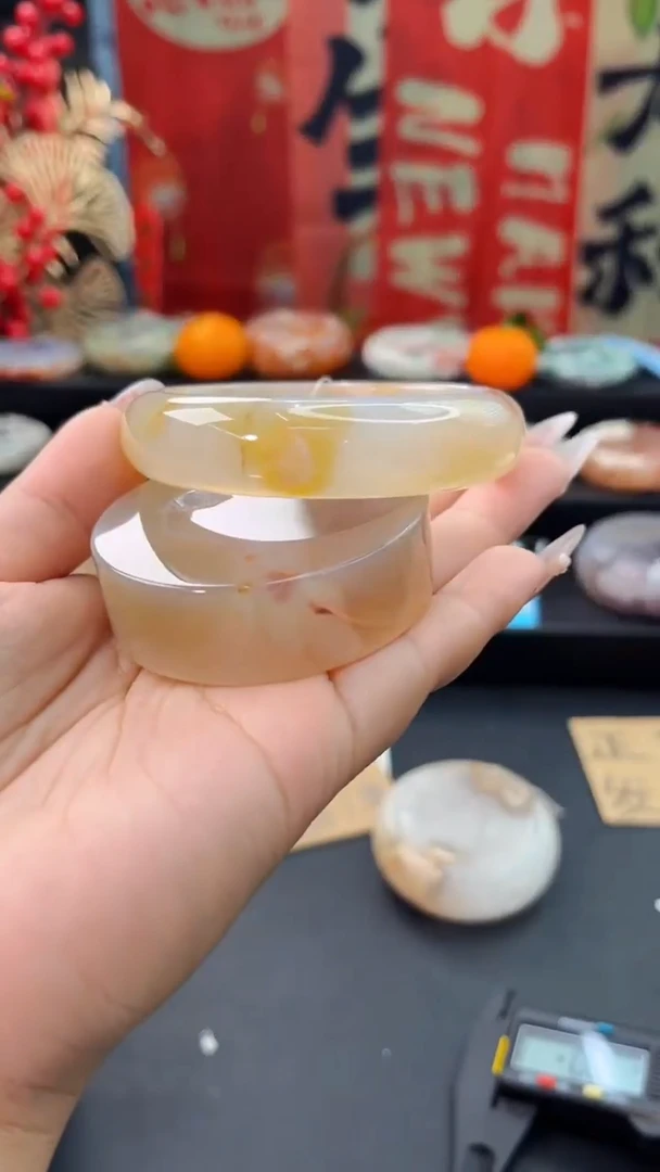 【闪购商品】石英质玉手镯未镶嵌赠送镯心（59圈口