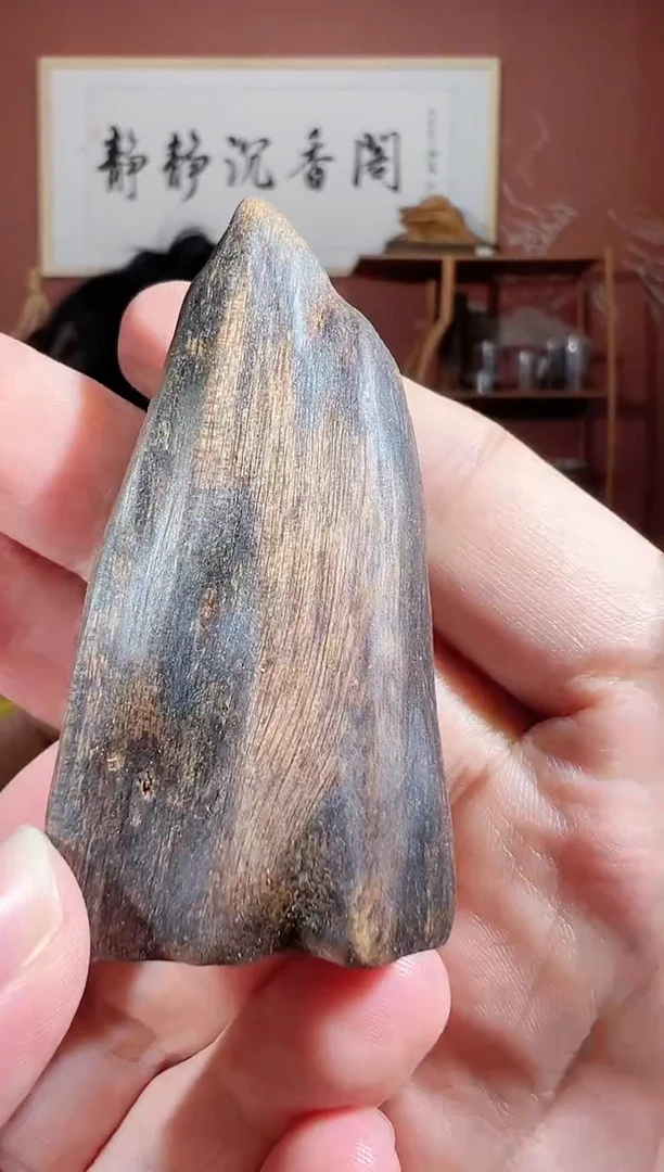 沉香吊坠我****?P212号越南顺化白棋样性发一
