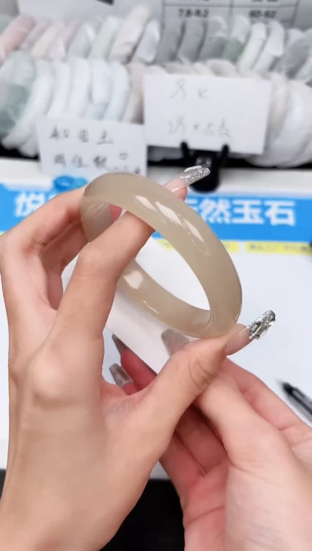 石英质玉手镯未镶嵌V112-60.5