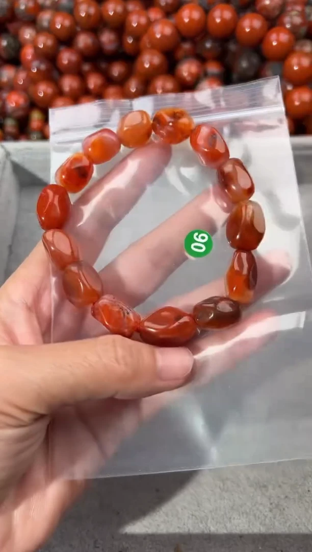 南红玛瑙手串未镶嵌11+