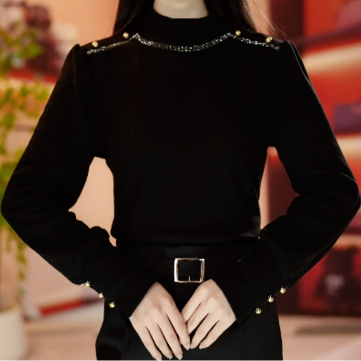 新款印钻钉扣设计感女秋冬季爆款打底衫