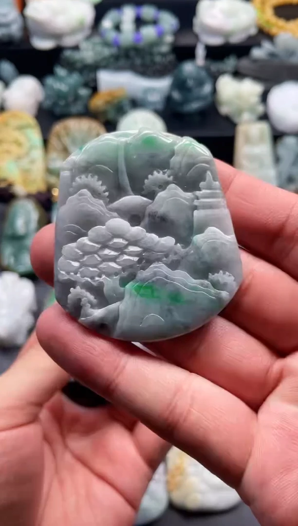 颈饰未镶嵌翡翠叶****帝天然翡翠a货