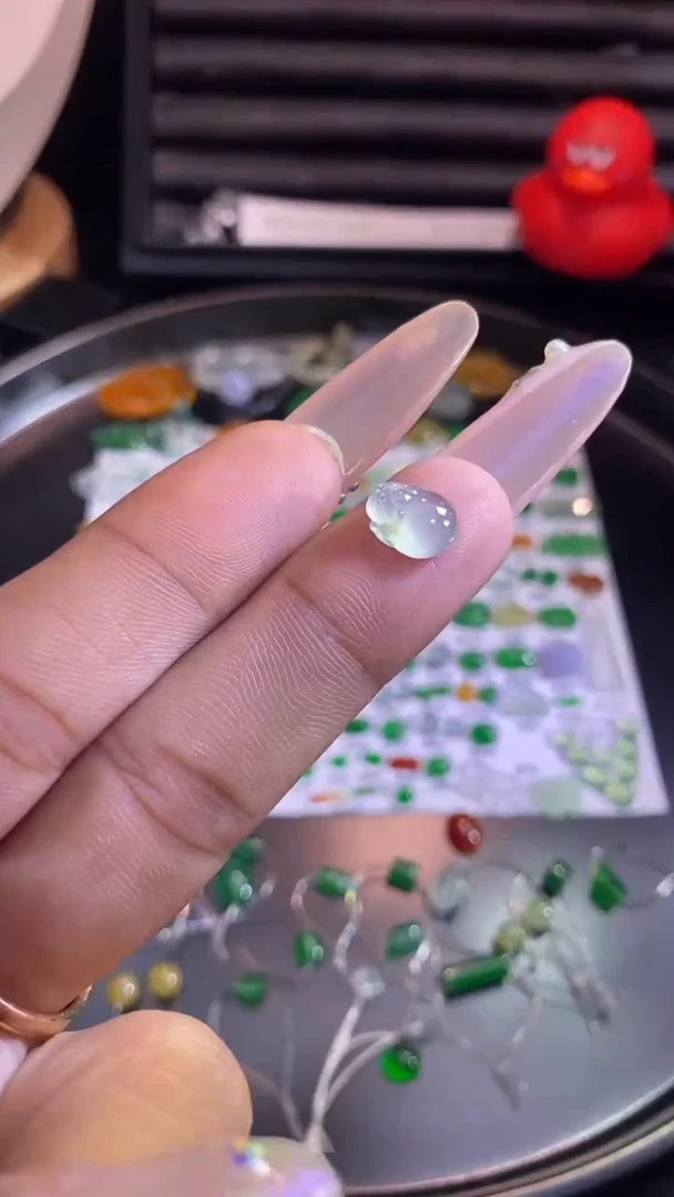 翡翠挂件未镶嵌金蟾
