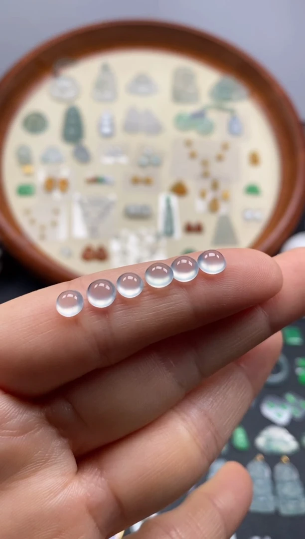 颈饰未镶嵌翡翠6颗高冰蛋面/芬