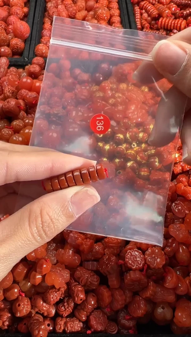 【闪购商品】南红玛瑙颈饰未镶嵌1