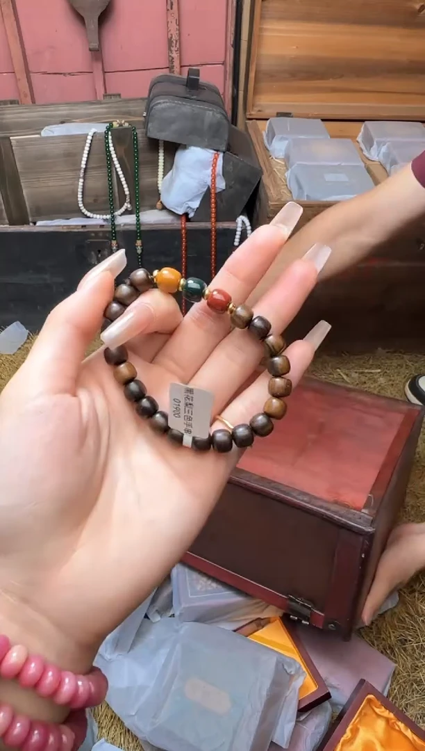 精美手串（无礼盒）