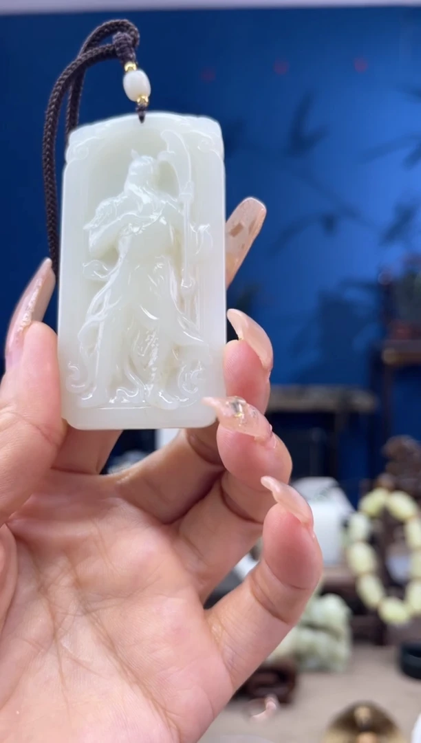 和田玉未镶嵌颈饰1