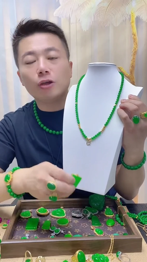 颈饰14K金镶嵌翡翠翡翠项链