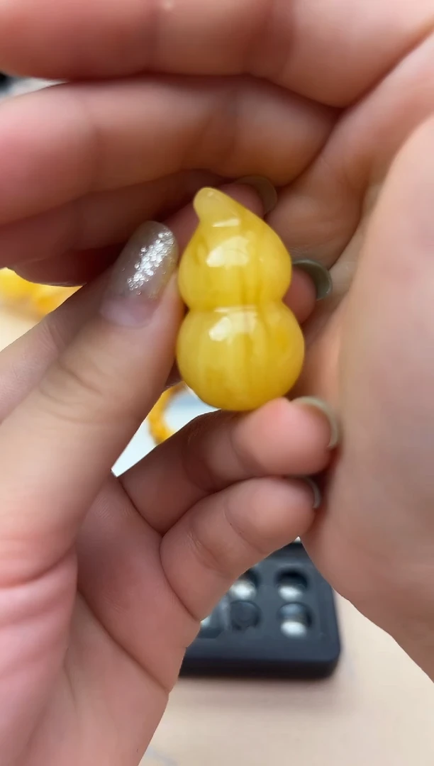 未镶嵌蜜蜡裸石蜜蜡吊坠