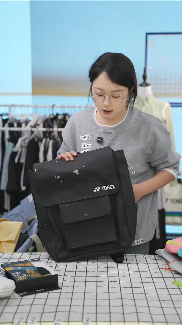 581清仓衣服，不退不换！！双肩包