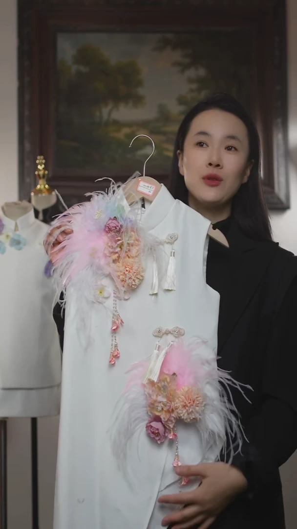 150码白色花朵旗袍艺桐轩儿童潮服