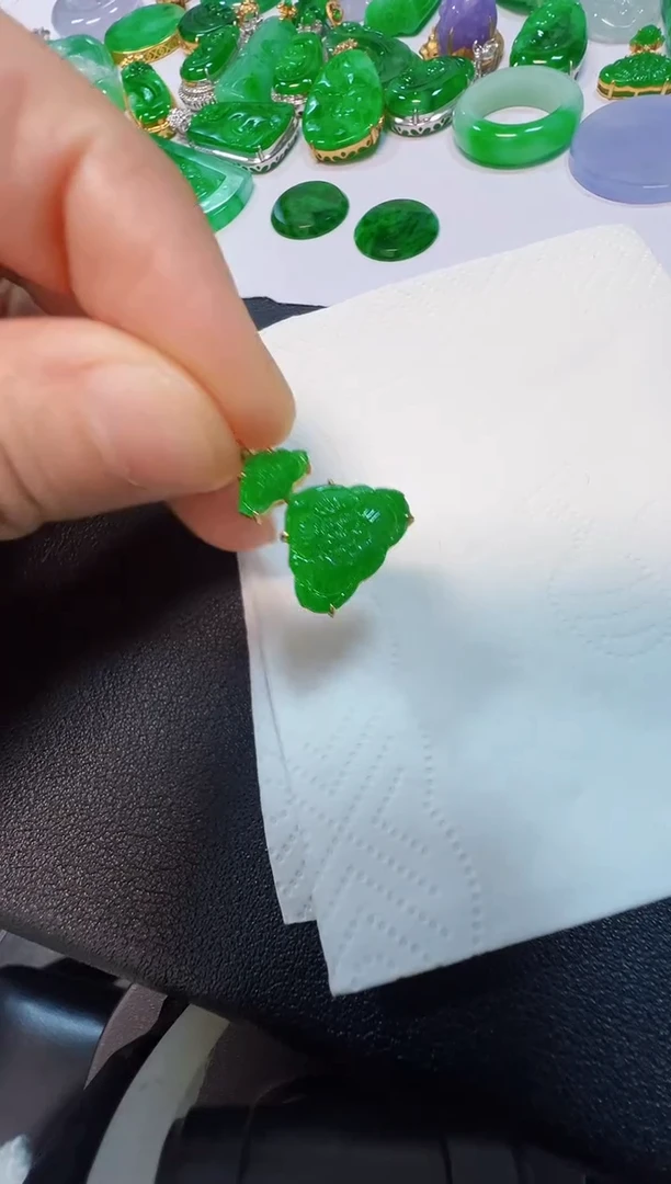 吊坠(不含链)18K金镶嵌翡翠1980