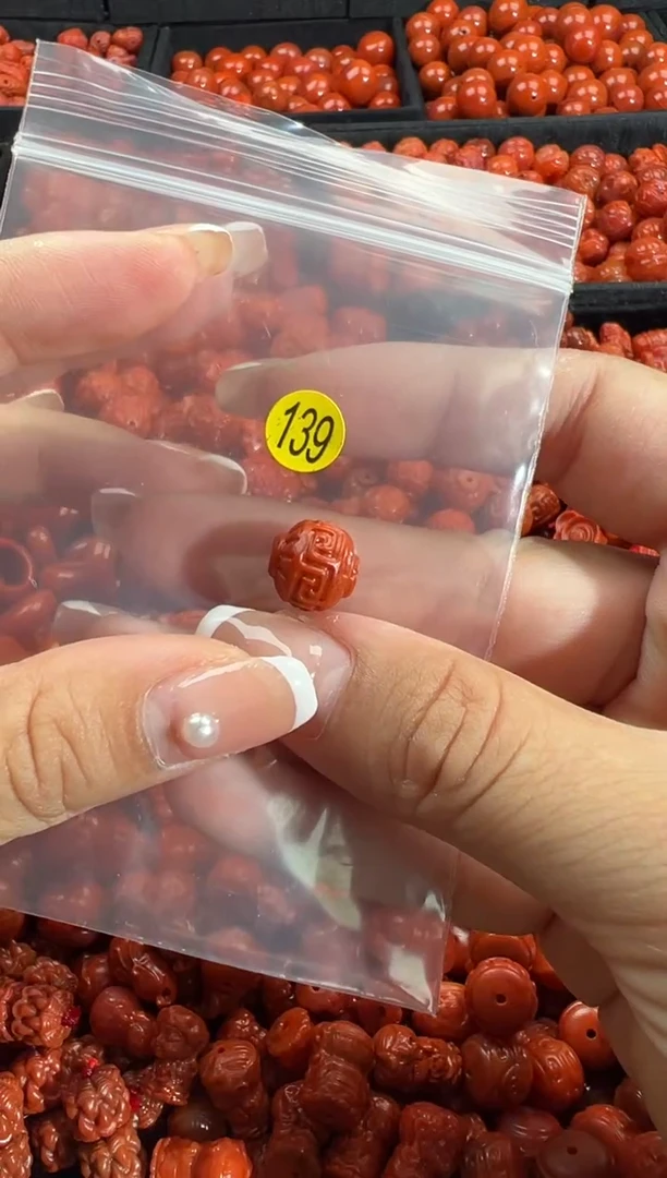 颈饰未镶嵌南红玛瑙1