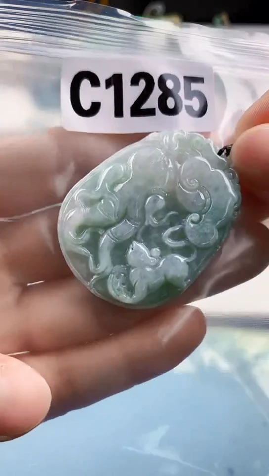 翡翠未镶嵌颈饰天然翡翠吊坠挂件