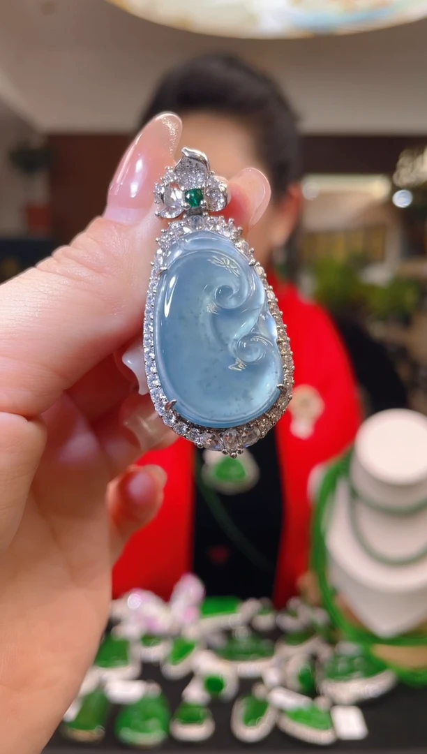 【闪购商品】翡翠吊坠(不含链)未镶嵌多样性发其一